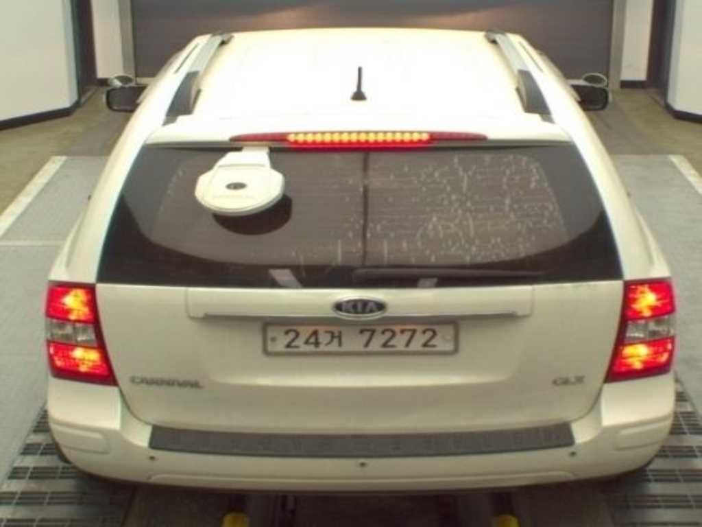 KIA Carnival - Vista 4