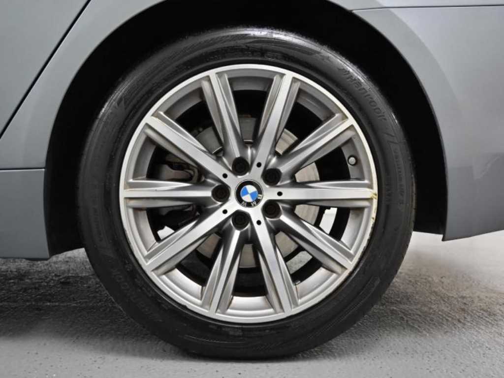 BMW 5 Series - Vista 5