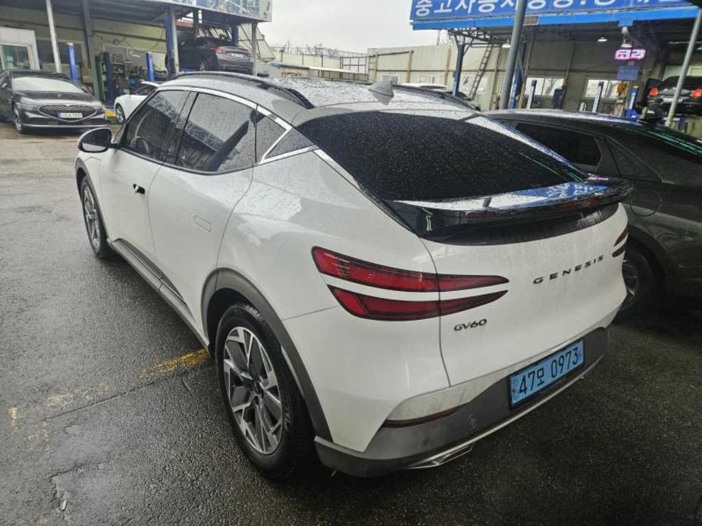 Genesis GV60 - Vista 4