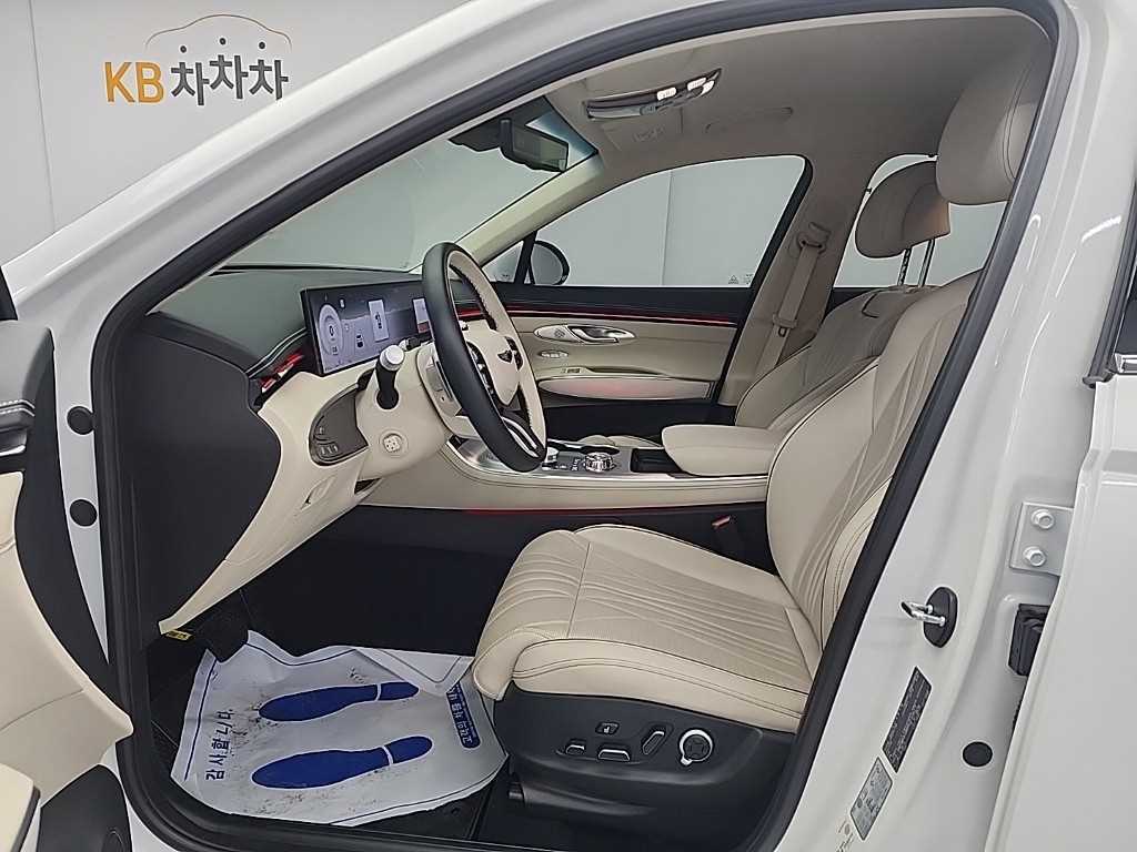 Genesis GV70 - Vista 11