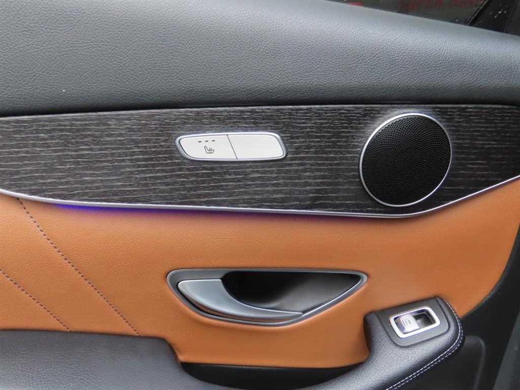 Mercedes Benz GLC Class - Vista 6