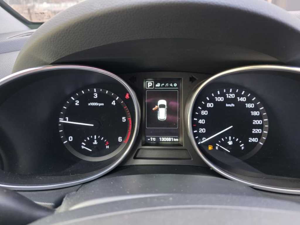 HYUNDAI Santa Fe - Vista 5