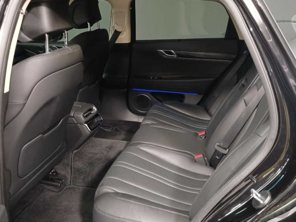 Genesis G80 - Vista 8