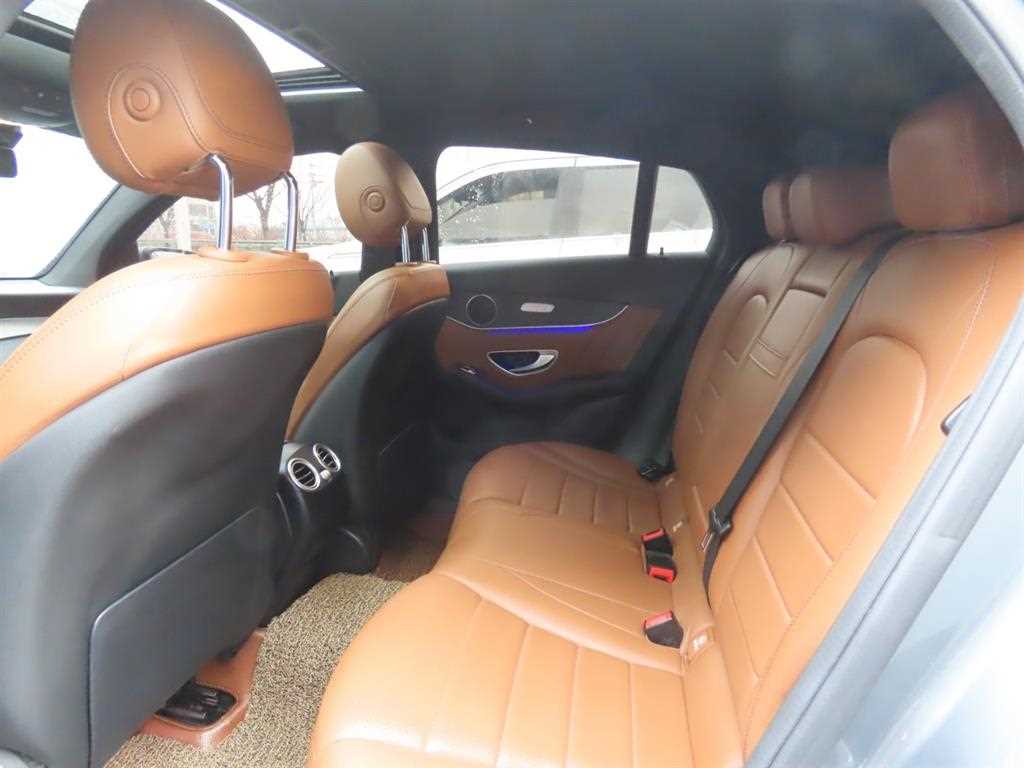 Mercedes Benz GLC Class - Vista 7