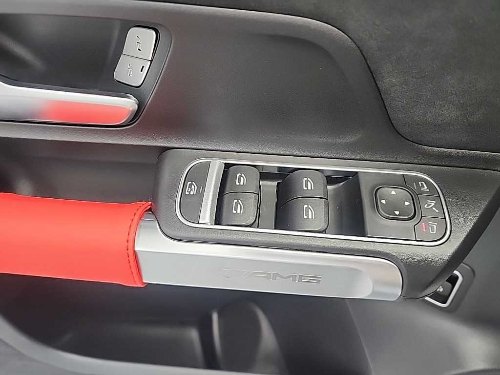 Mercedes Benz GLB Class - Vista 8