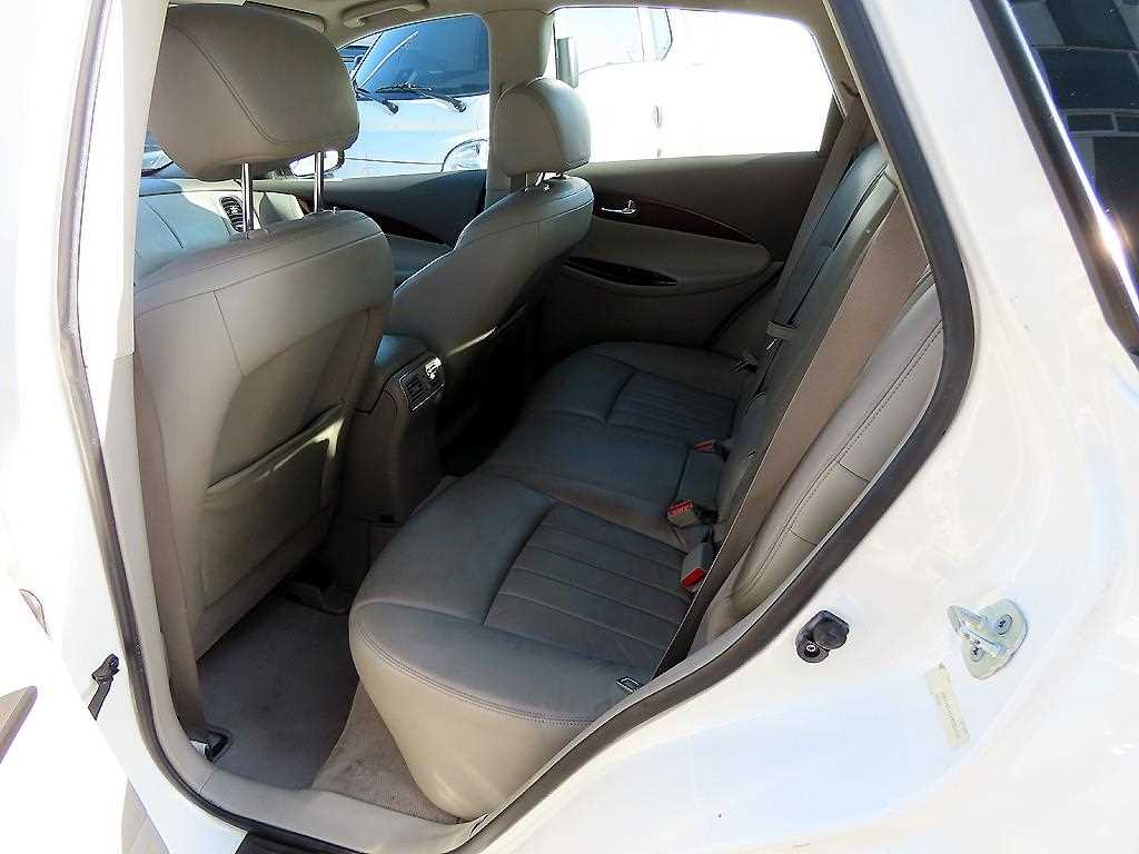 Infiniti EX - Vista 6