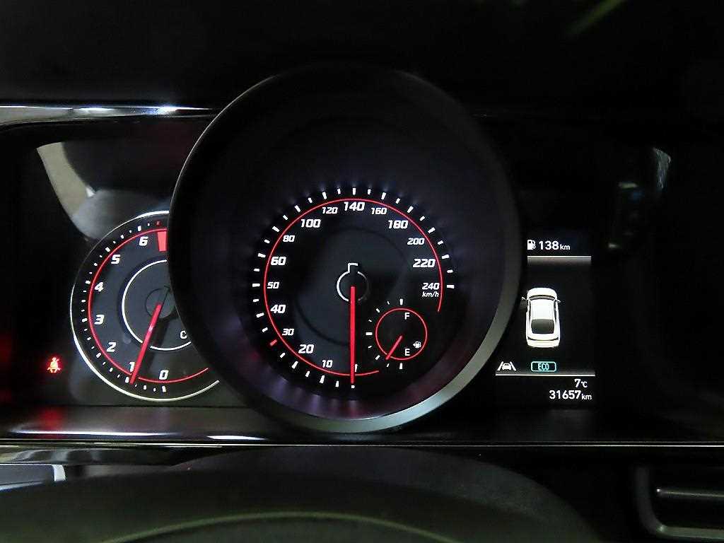 HYUNDAI Avante - Vista 9