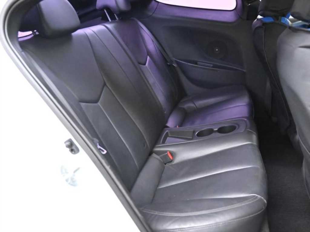 HYUNDAI Veloster - Vista 12