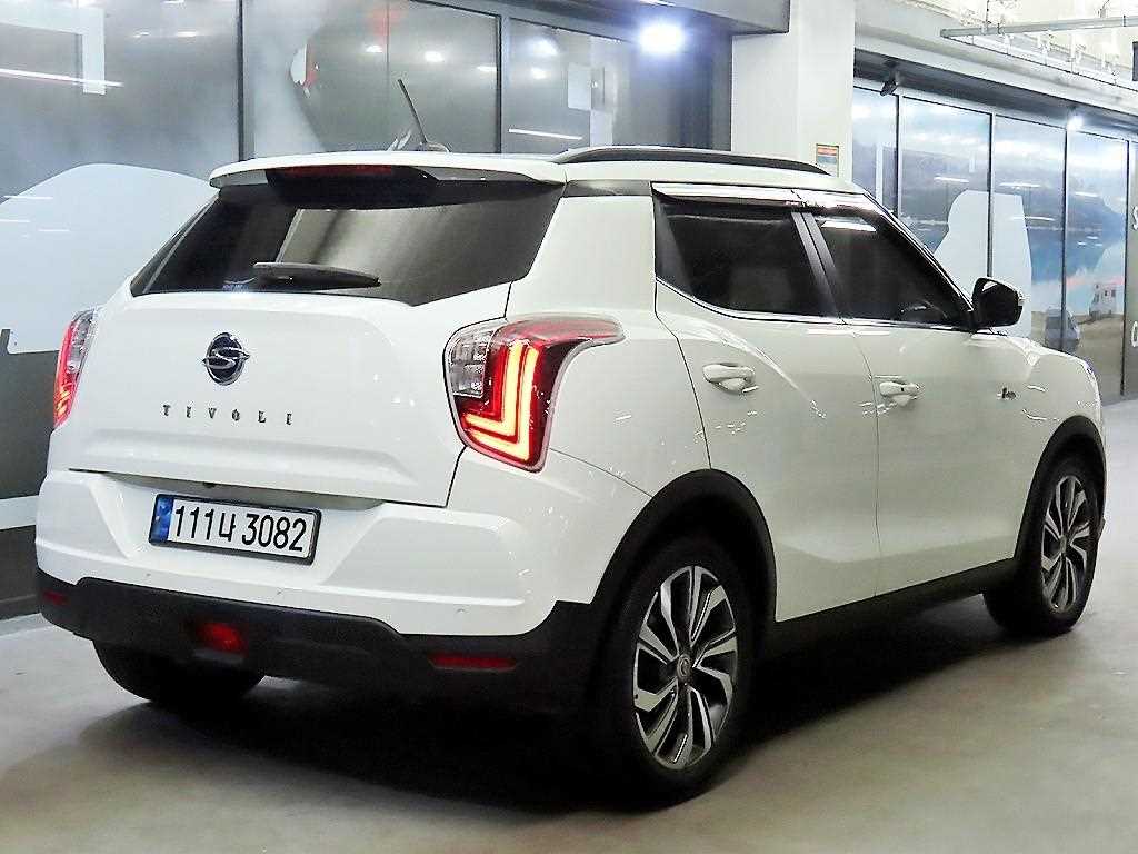 Ssangyong Tivoli - Vista 4