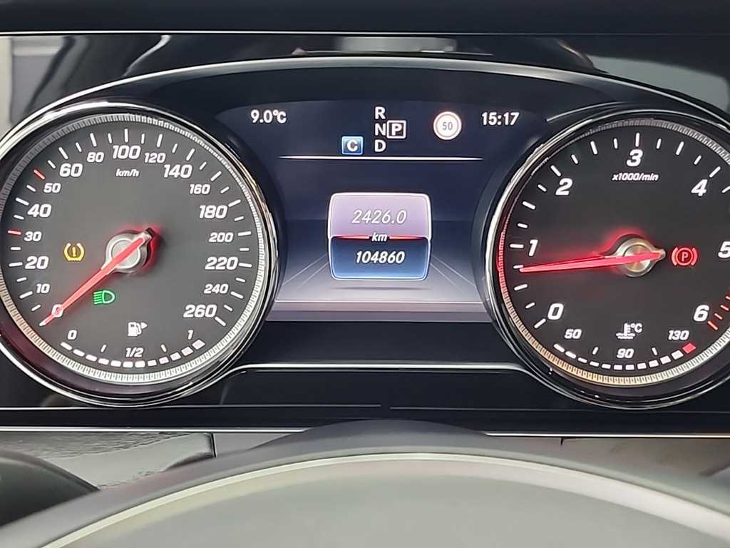 Mercedes Benz E class - Vista 6