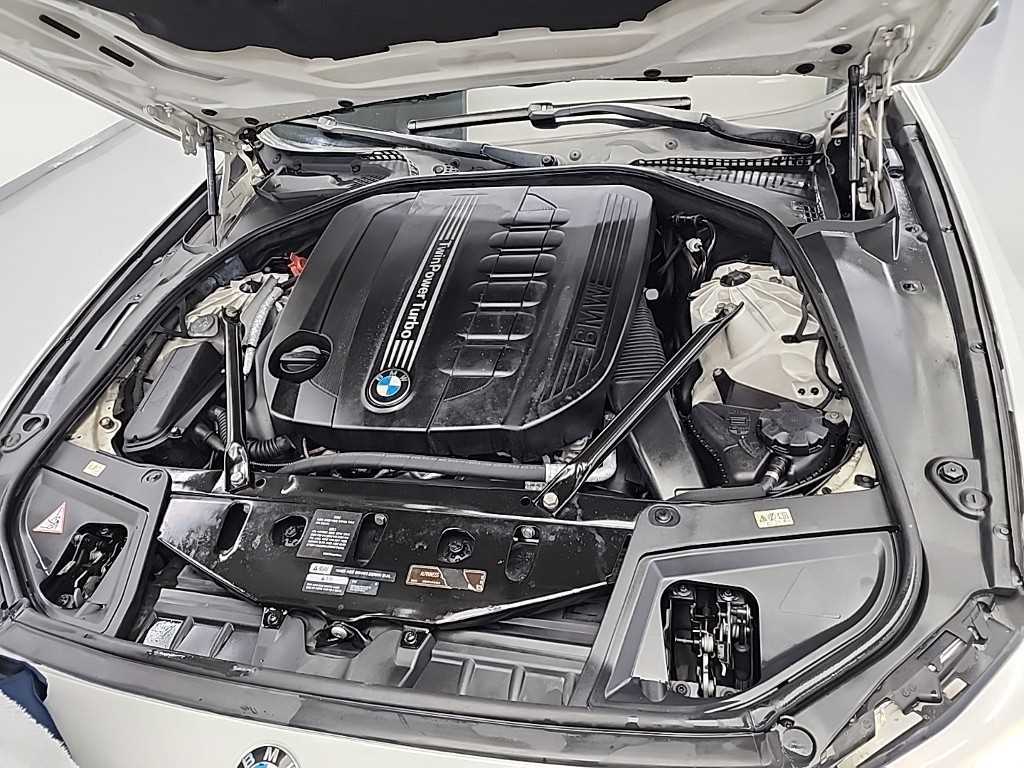 BMW 5 Series - Vista 5