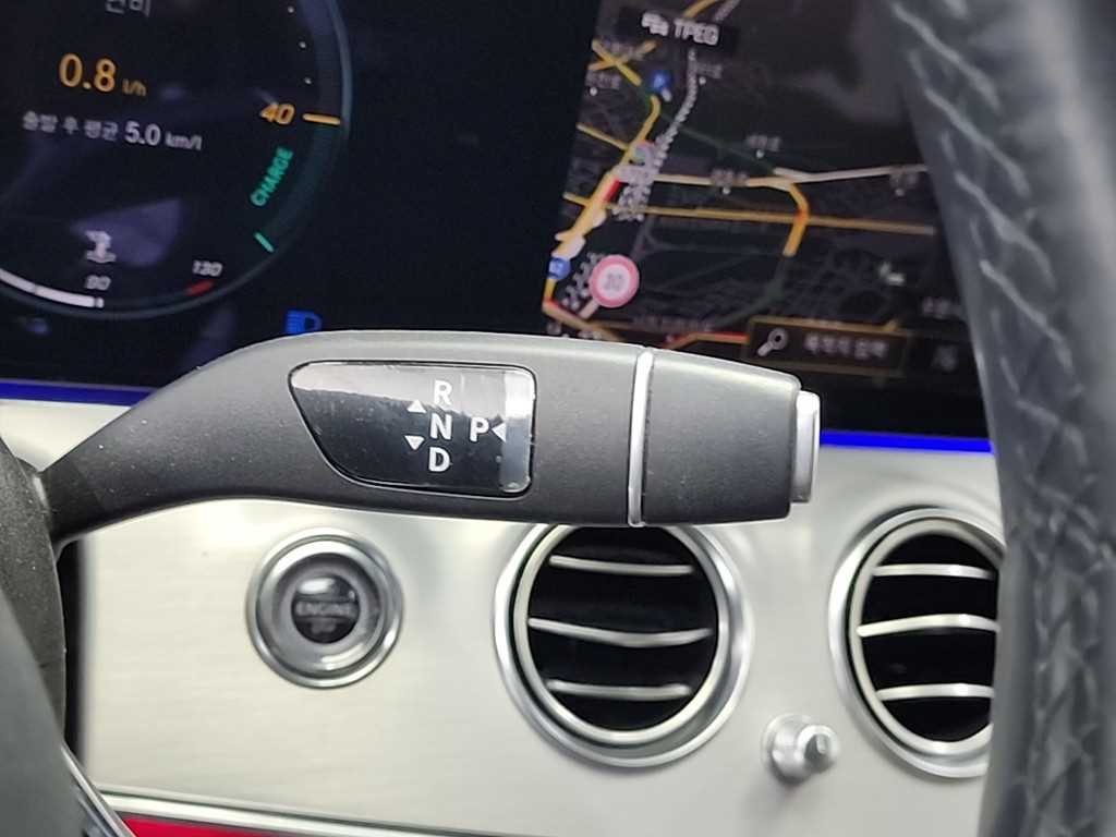 Mercedes Benz E class - Vista 8