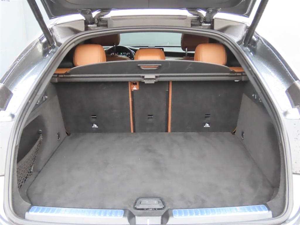 Mercedes Benz GLC Class - Vista 5