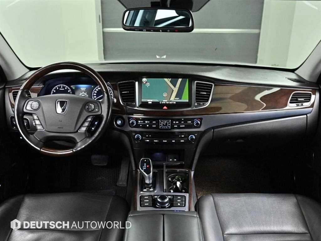 HYUNDAI Equus - Vista 7