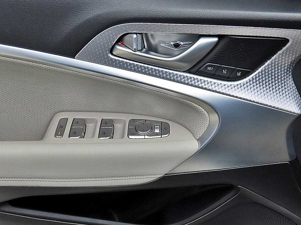 Genesis G70 - Vista 11