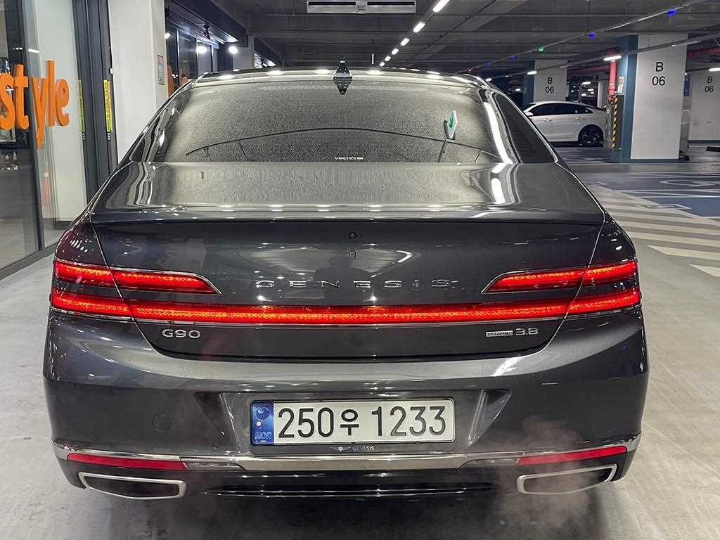 Genesis G90 - Vista 5