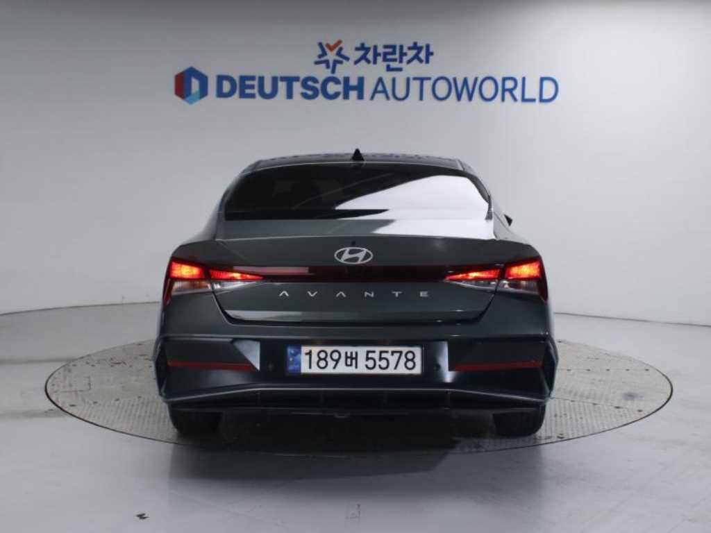 HYUNDAI Avante - Vista 4