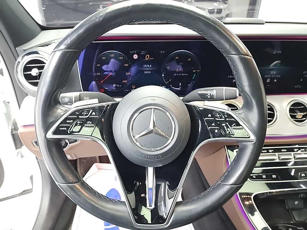 Mercedes Benz E class - Vista 9