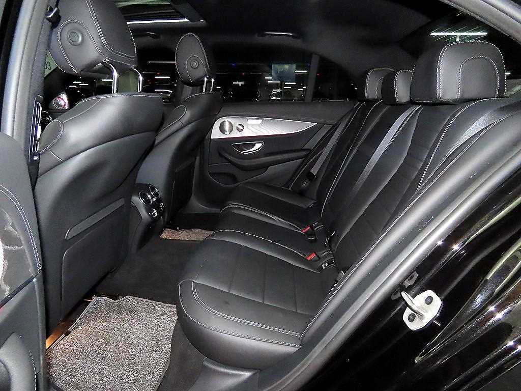 Mercedes Benz E class - Vista 7