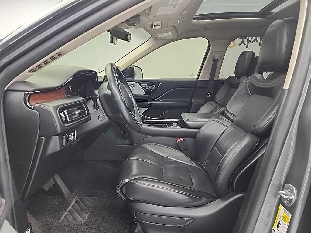 Lincoln Aviator - Vista 10