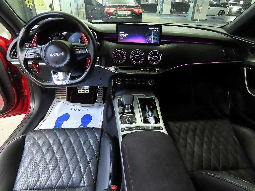 KIA Stinger - Vista 10