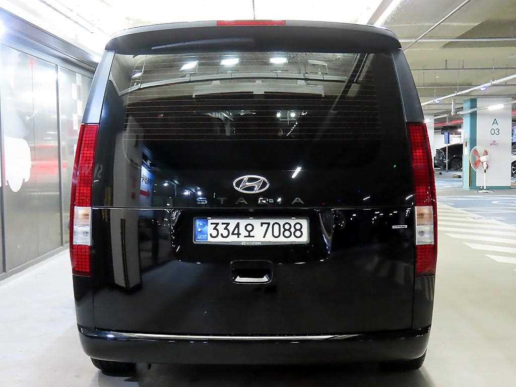 HYUNDAI Staria - Vista 5