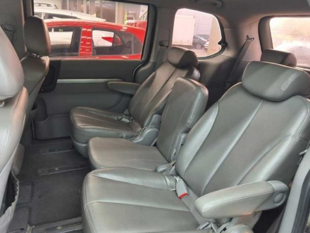 KIA Carnival - Vista 7