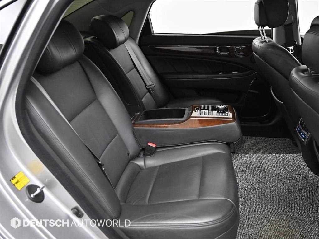 HYUNDAI Equus - Vista 12