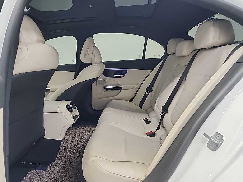 Mercedes Benz C Class - Vista 12