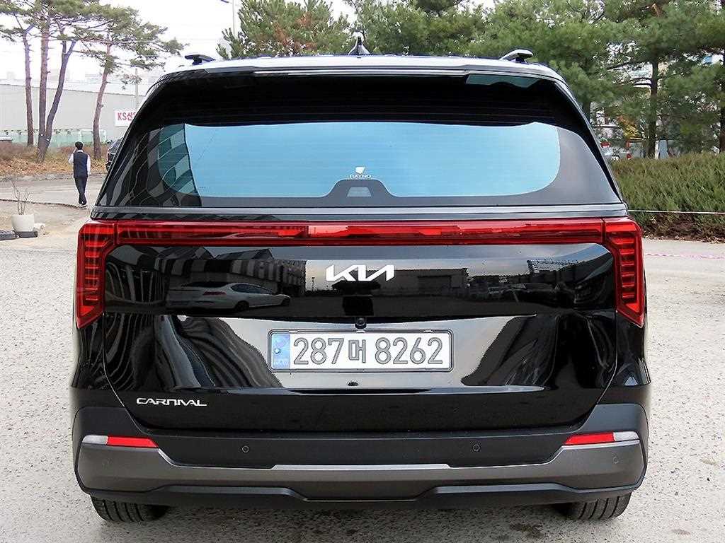 KIA Carnival - Vista 4