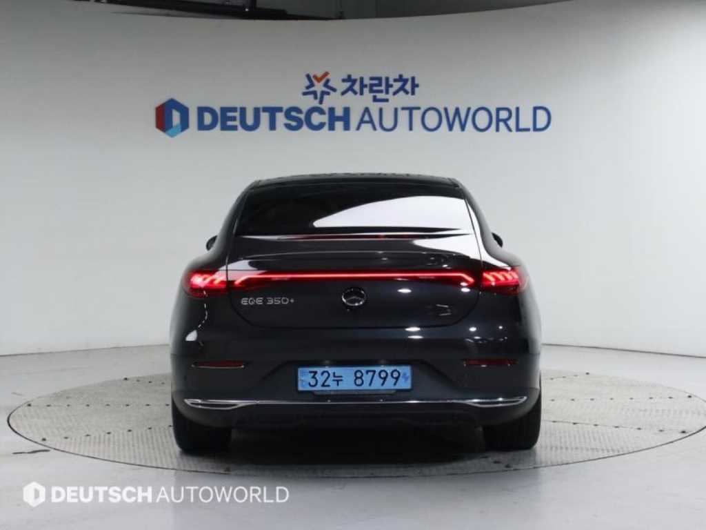 Mercedes Benz EQE - Vista 4