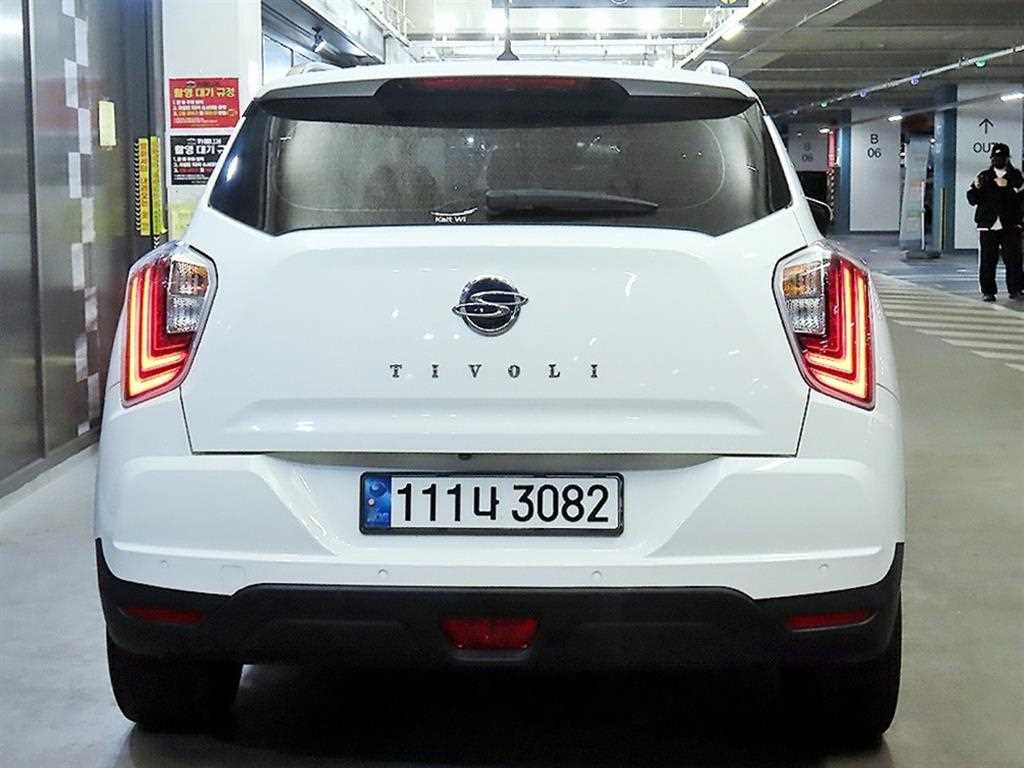 Ssangyong Tivoli - Vista 5