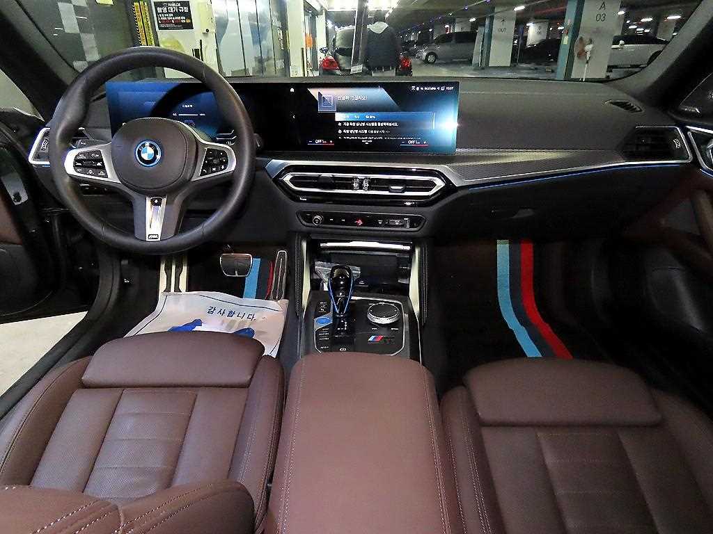 BMW i4 - Vista 10