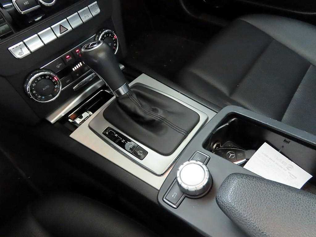 Mercedes Benz C Class - Vista 11