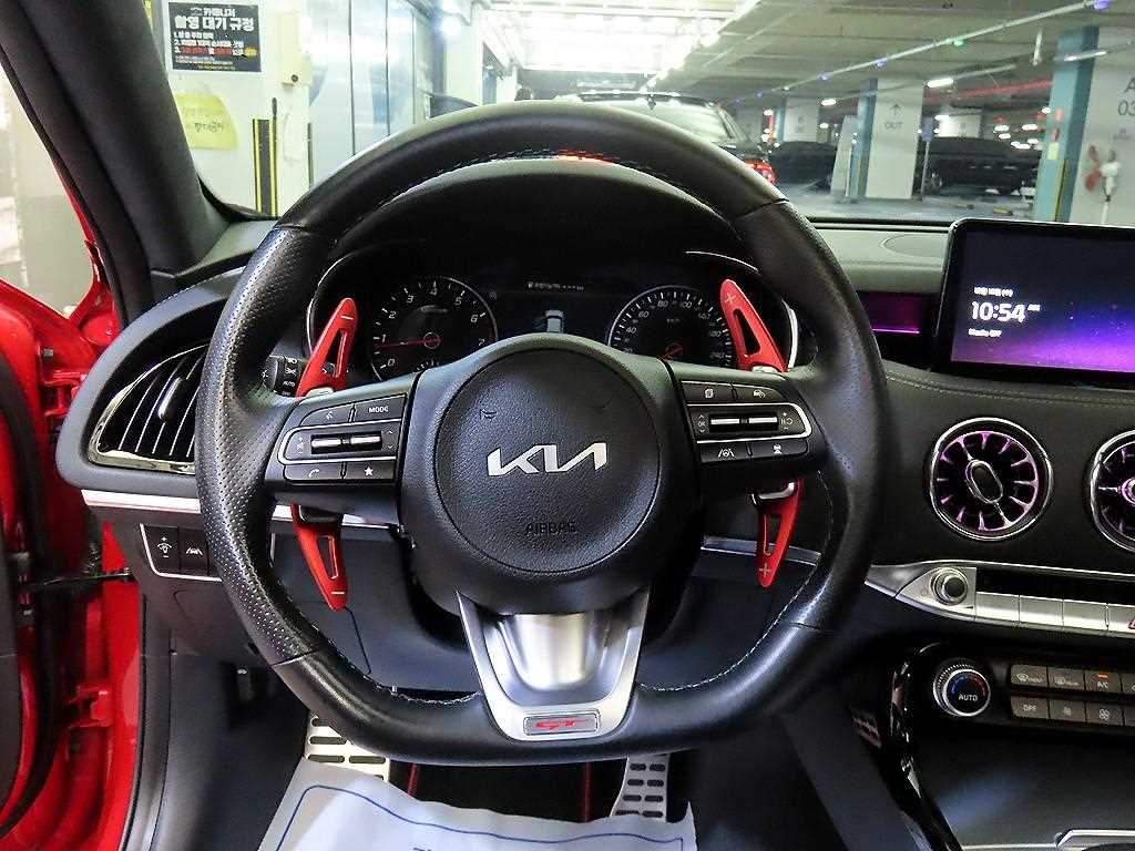 KIA Stinger - Vista 8
