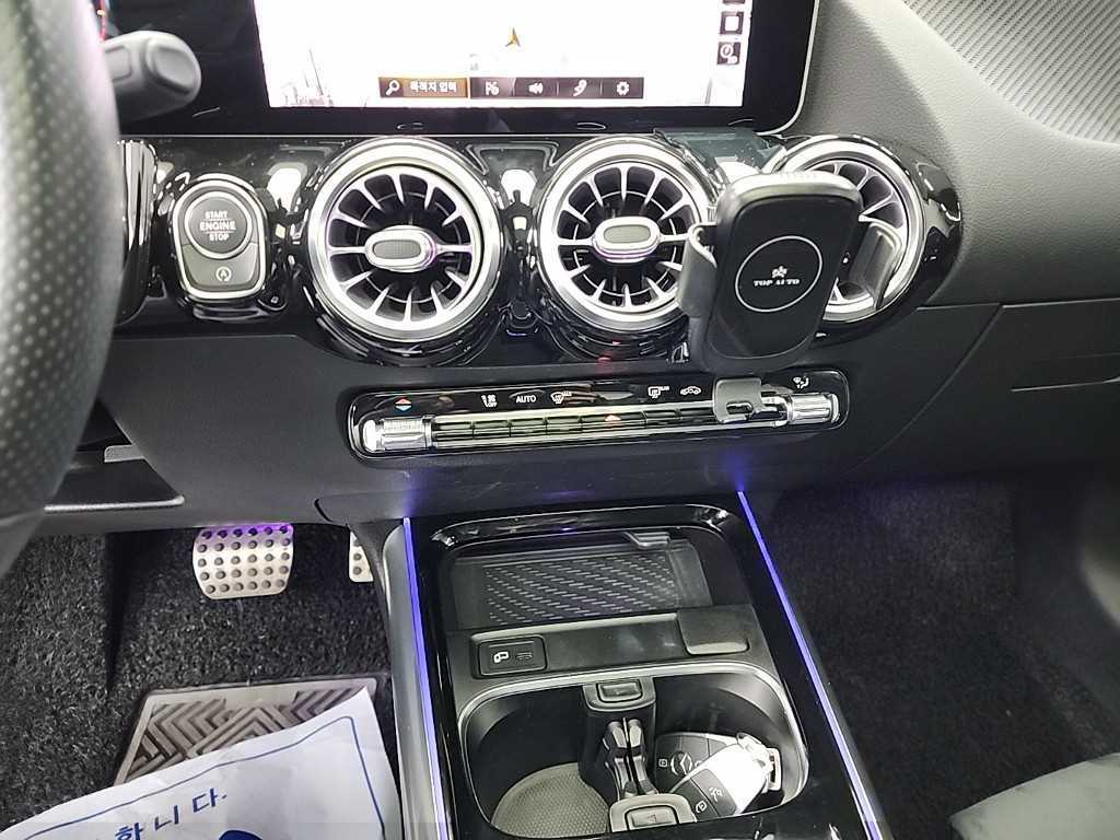 Mercedes Benz GLA Class - Vista 10