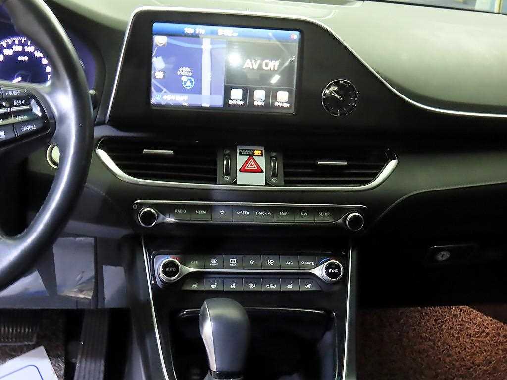 HYUNDAI Grandeur - Vista 11