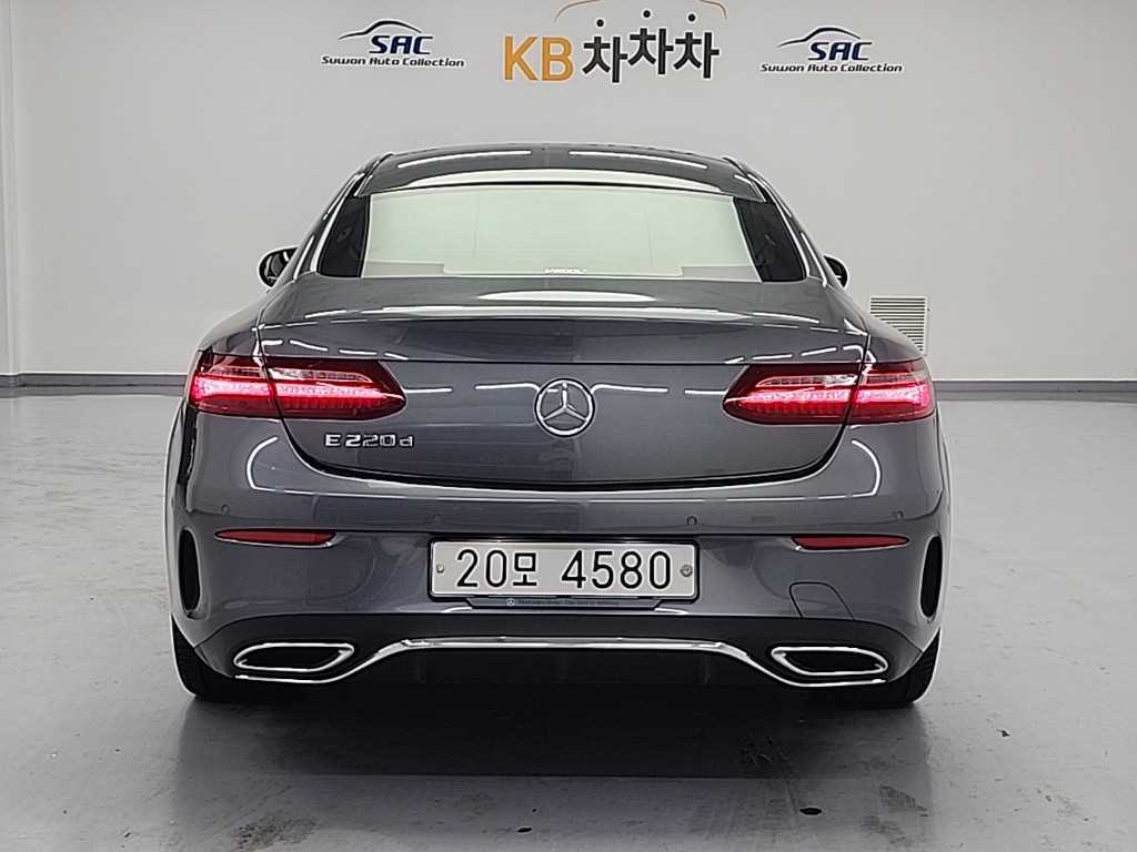 Mercedes Benz E class - Vista 3