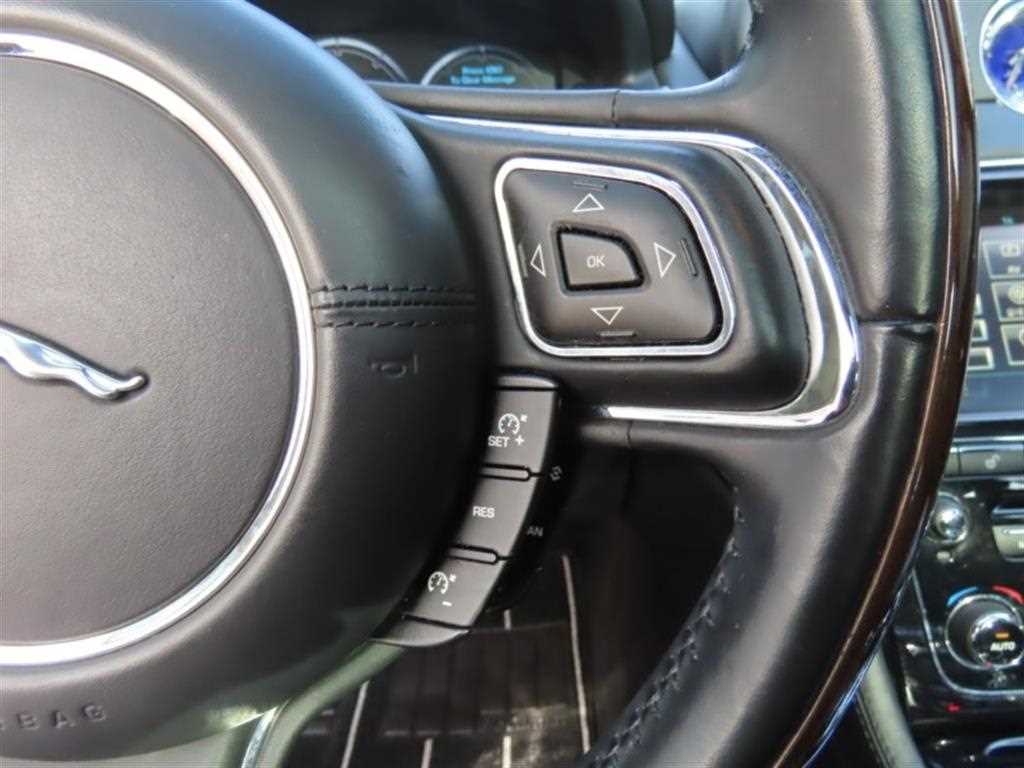 Jaguar XJ - Vista 11