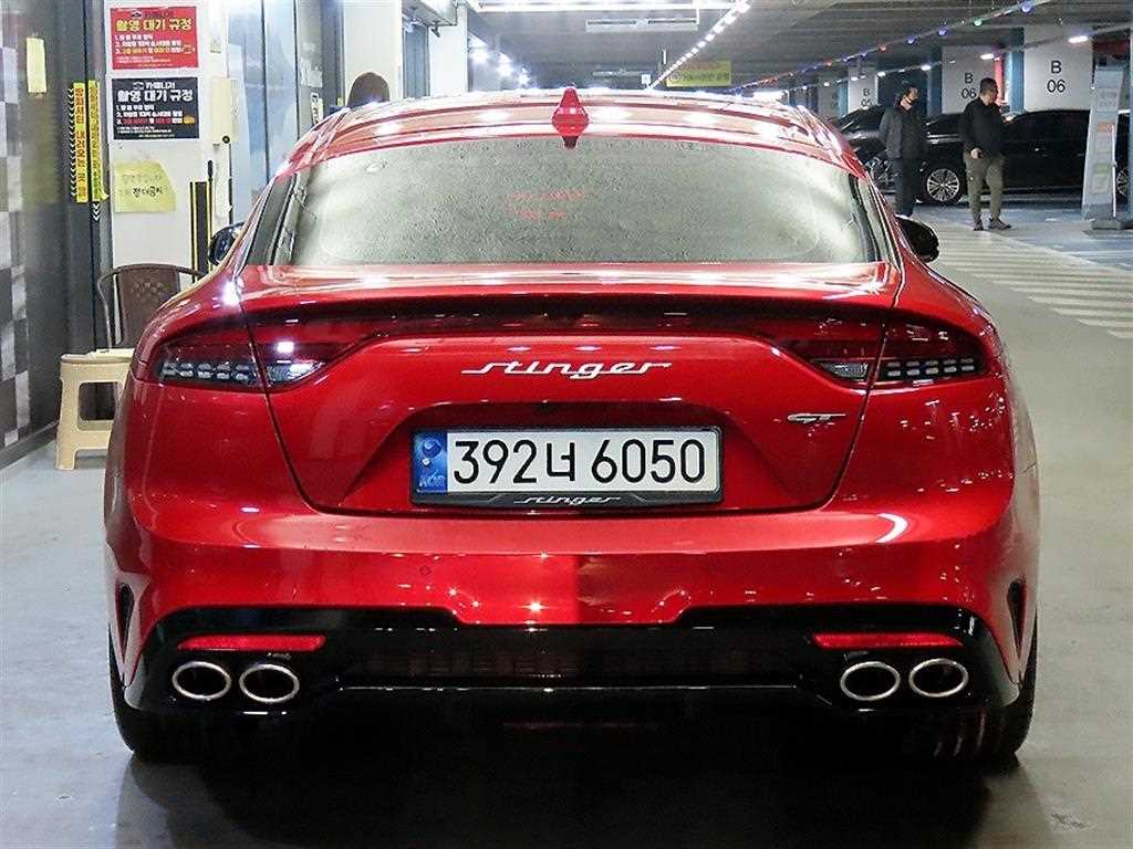 KIA Stinger - Vista 5