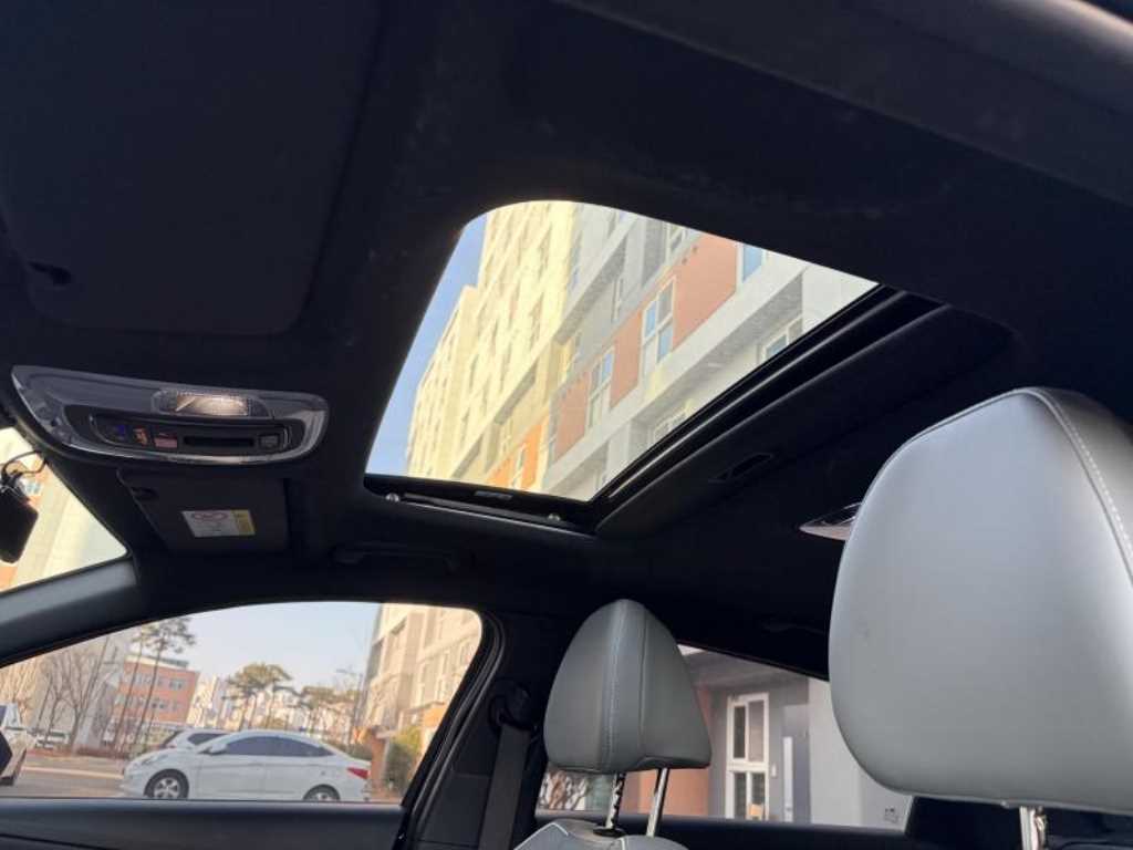 HYUNDAI Avante - Vista 7