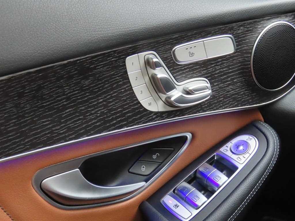 Mercedes Benz GLC Class - Vista 10