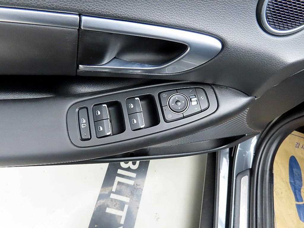 HYUNDAI Sonata - Vista 11