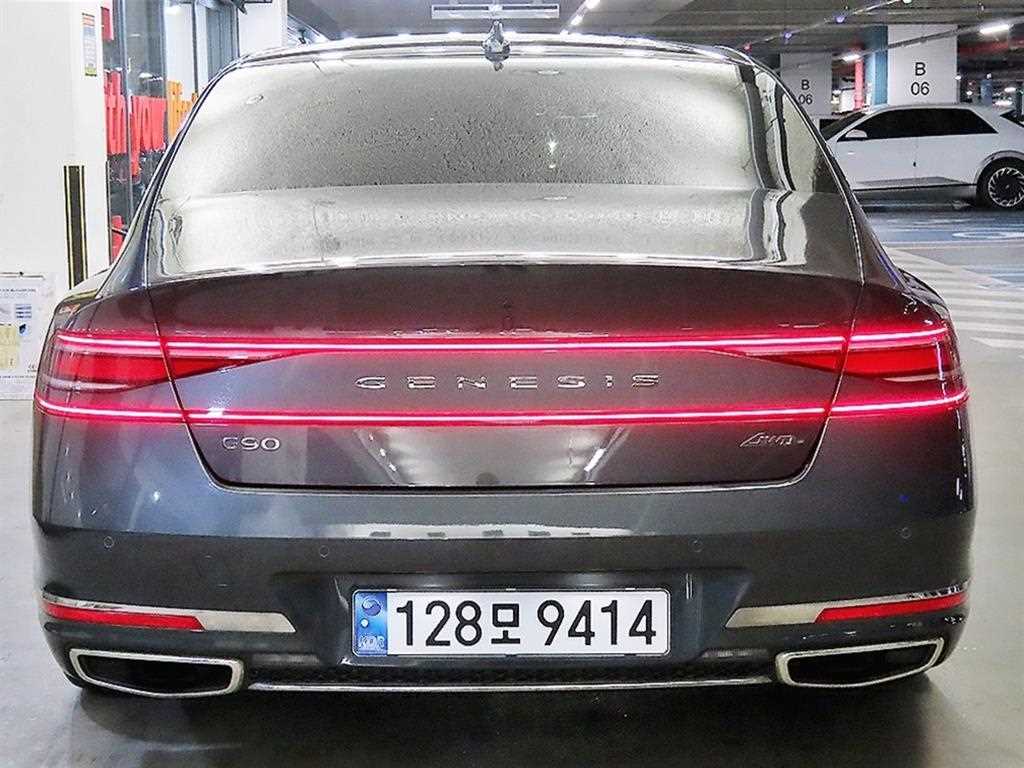 Genesis G90 - Vista 5