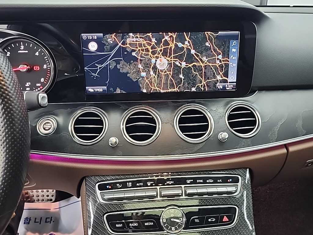 Mercedes Benz E class - Vista 10