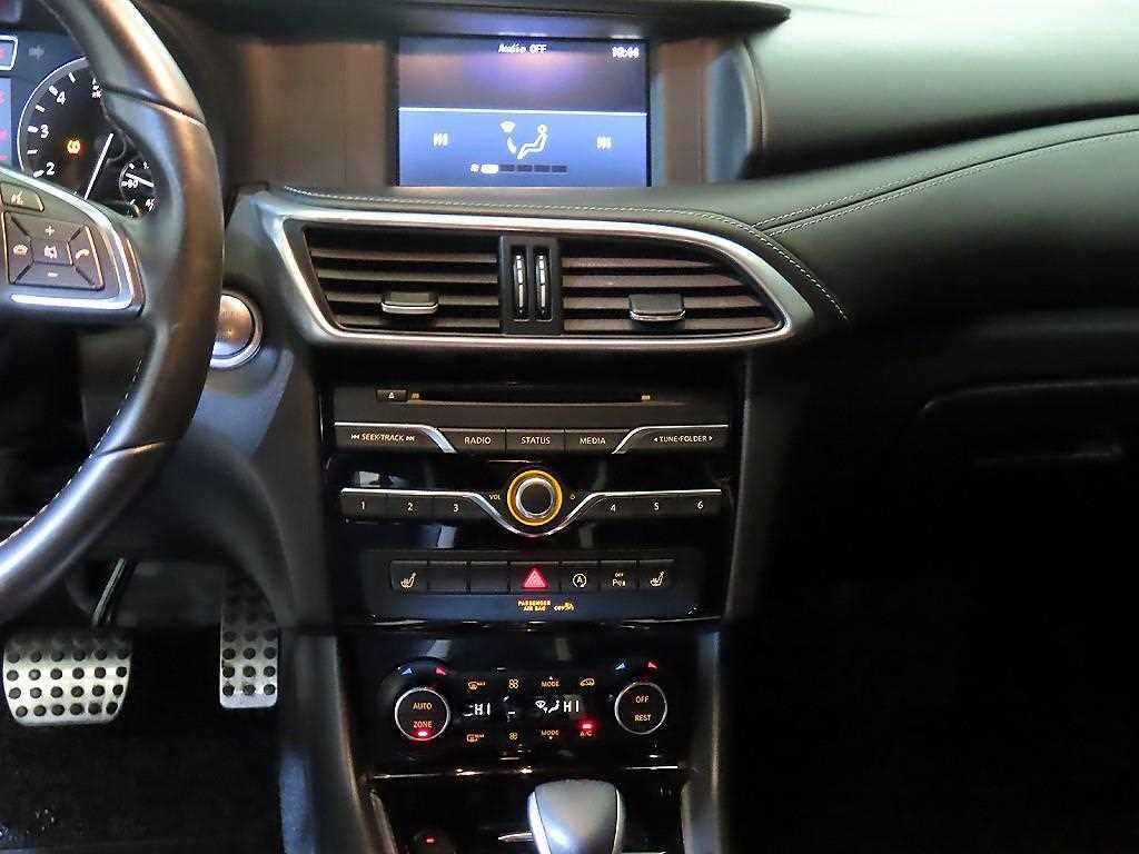 Infiniti Q - Vista 10