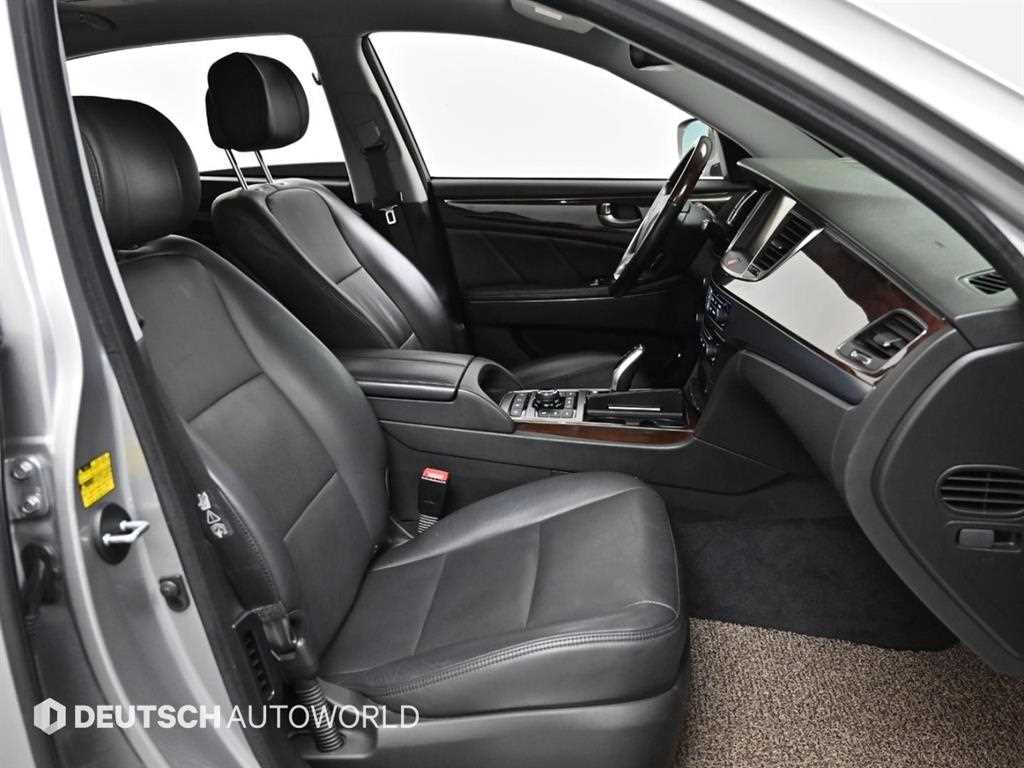 HYUNDAI Equus - Vista 10