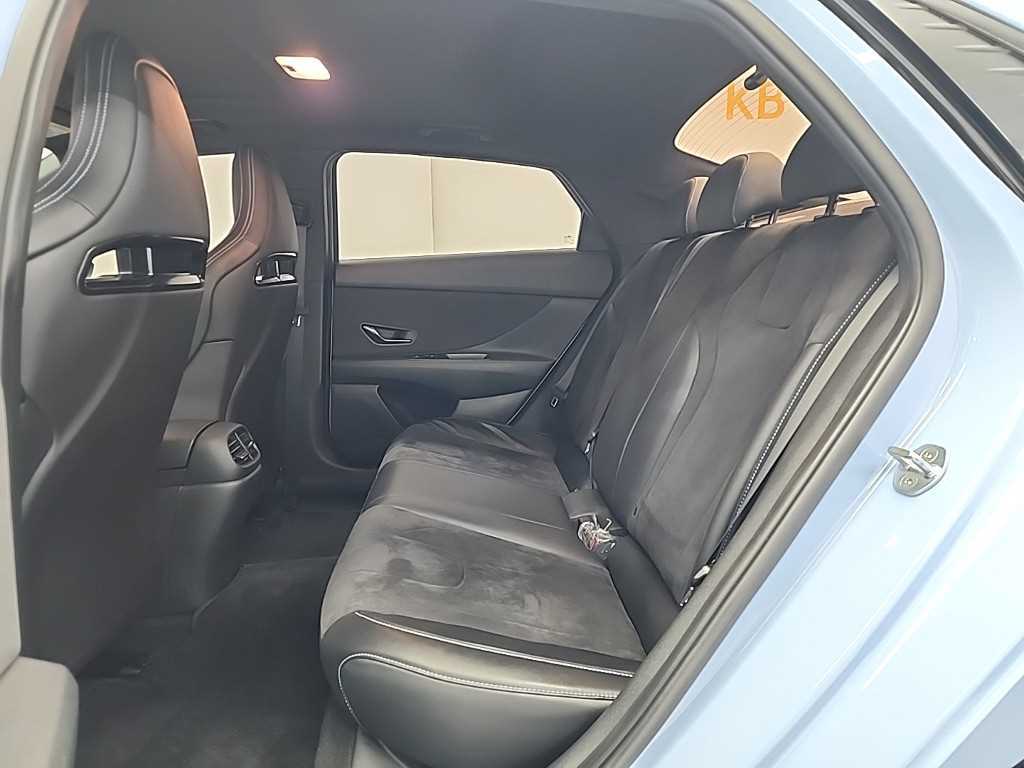 HYUNDAI Avante - Vista 12