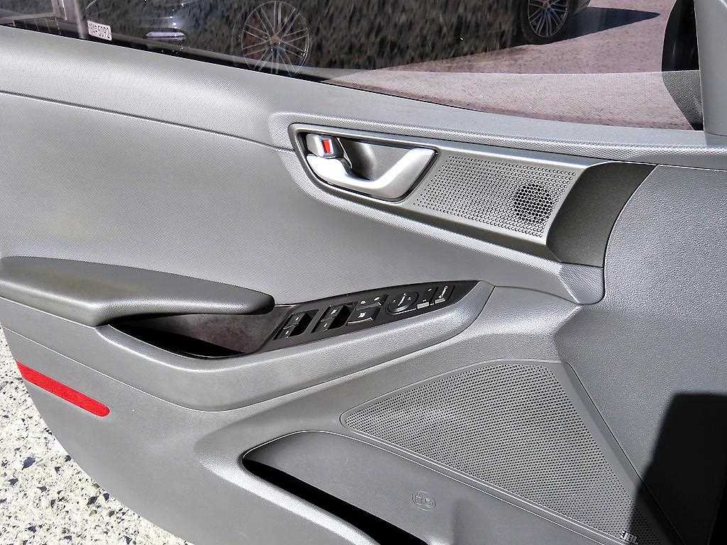 HYUNDAI Ioniq - Vista 11