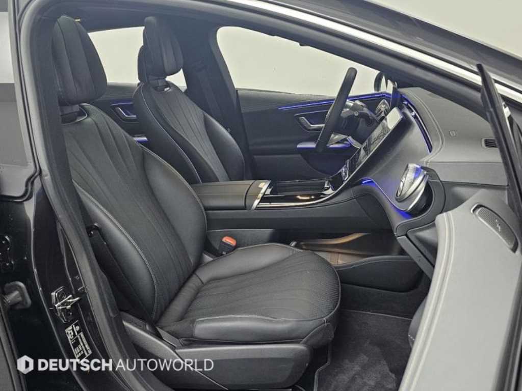 Mercedes Benz EQE - Vista 10